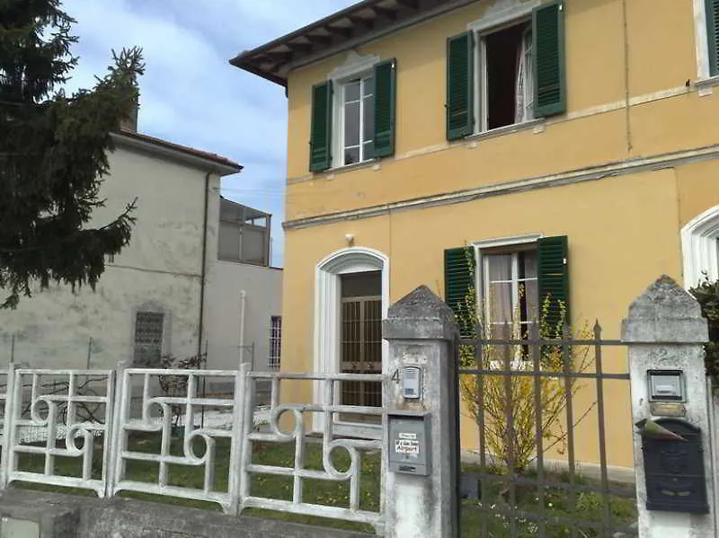 *** Guest house A Casa Doina Airport Hotel Pisa Italy