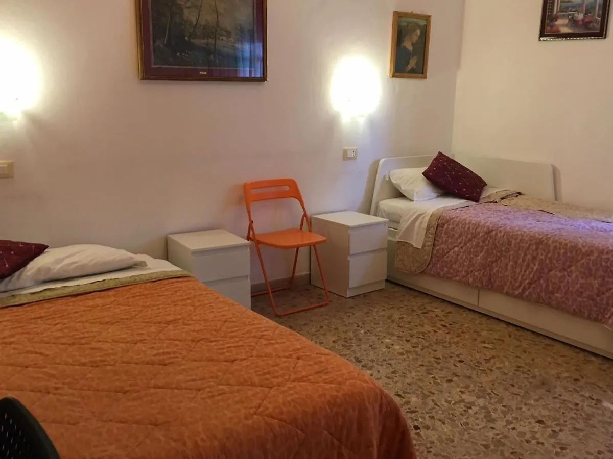 Guest house A Casa Doina Airport Hotel Pisa